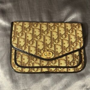 Dior pouch